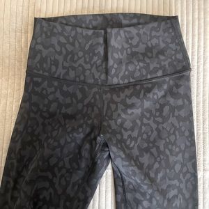 Lululemon Wunder Under Full On Luxtreme 28” Leggings Size 6